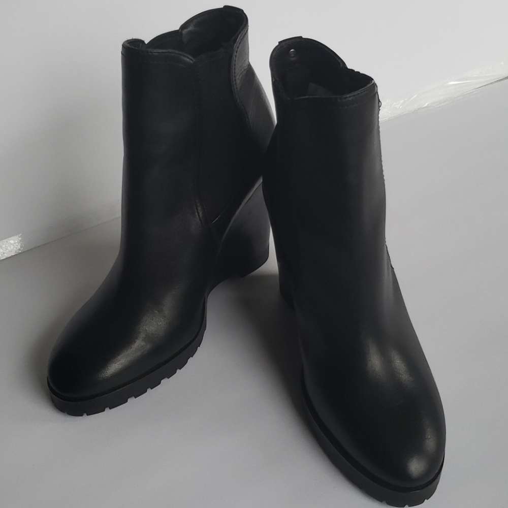 Michael Kors wedge heel pull up boots 8.5